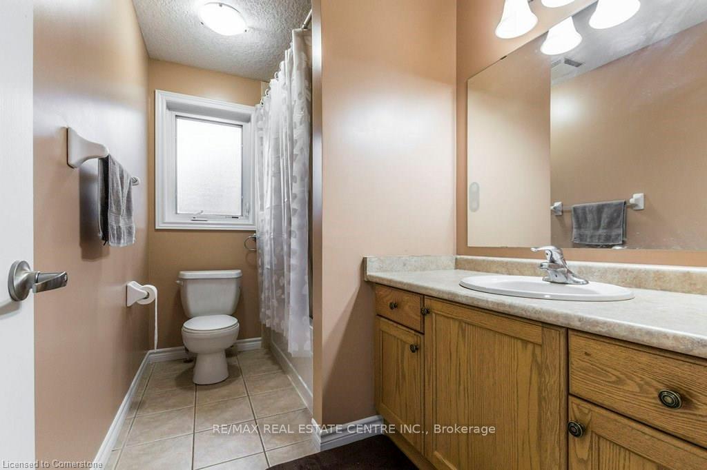 Photo 8 of 193 Huck Crescent, Kitchener — HOMEH
