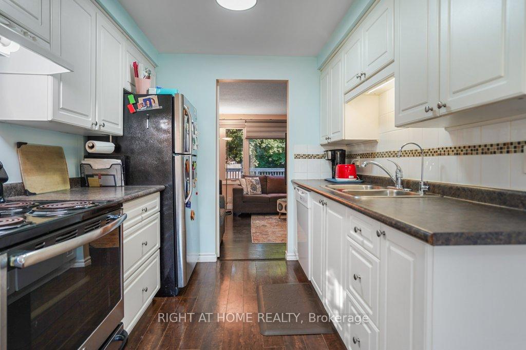 Photo 2 of 146 Greendale Crescent, Kitchener — HOMEH