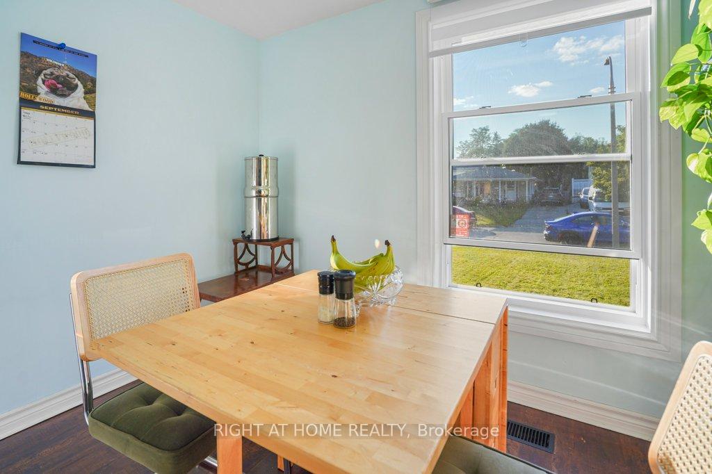 Photo 3 of 146 Greendale Crescent, Kitchener — HOMEH
