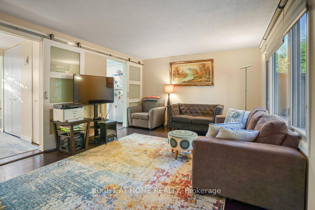 Photo 8 of 146 Greendale Crescent, Kitchener — HOMEH