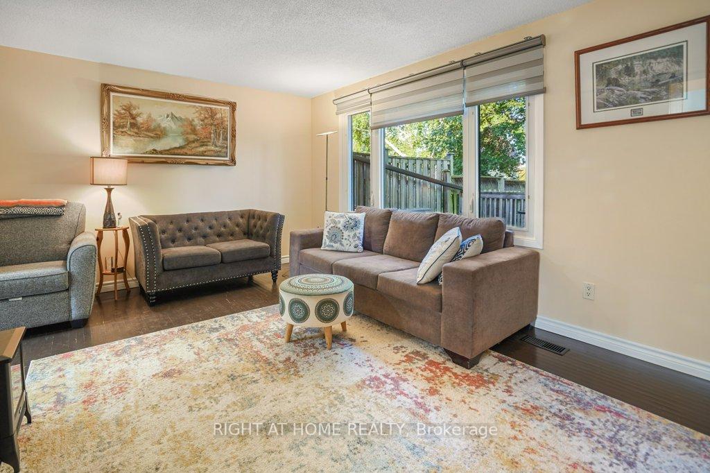 Photo 10 of 146 Greendale Crescent, Kitchener — HOMEH