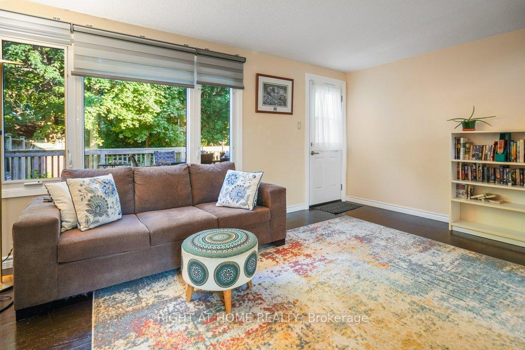 Photo 11 of 146 Greendale Crescent, Kitchener — HOMEH