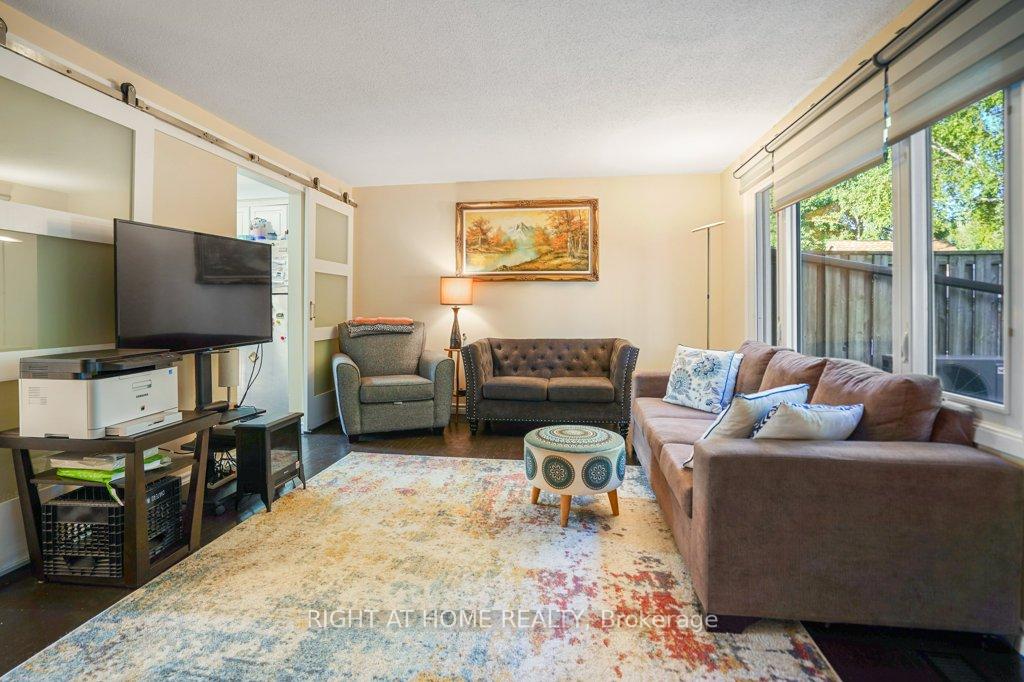 Photo 12 of 146 Greendale Crescent, Kitchener — HOMEH