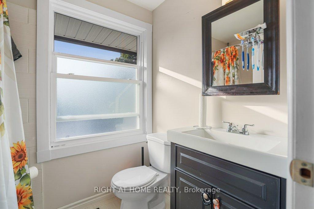 Photo 14 of 146 Greendale Crescent, Kitchener — HOMEH