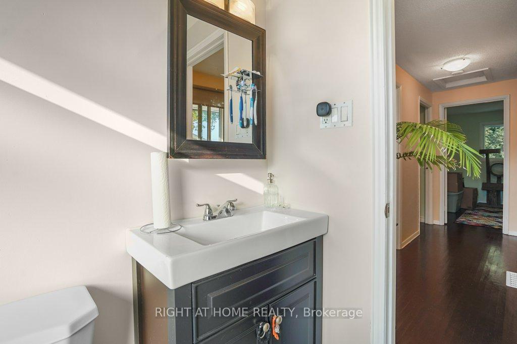 Photo 15 of 146 Greendale Crescent, Kitchener — HOMEH