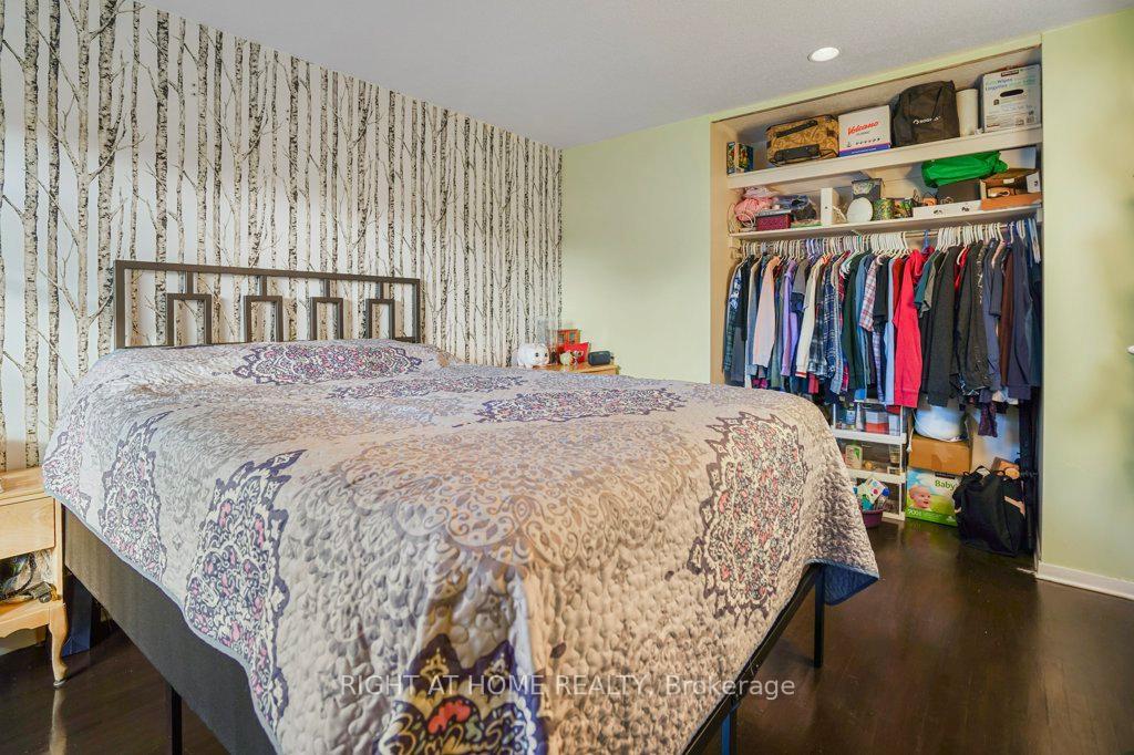 Photo 17 of 146 Greendale Crescent, Kitchener — HOMEH