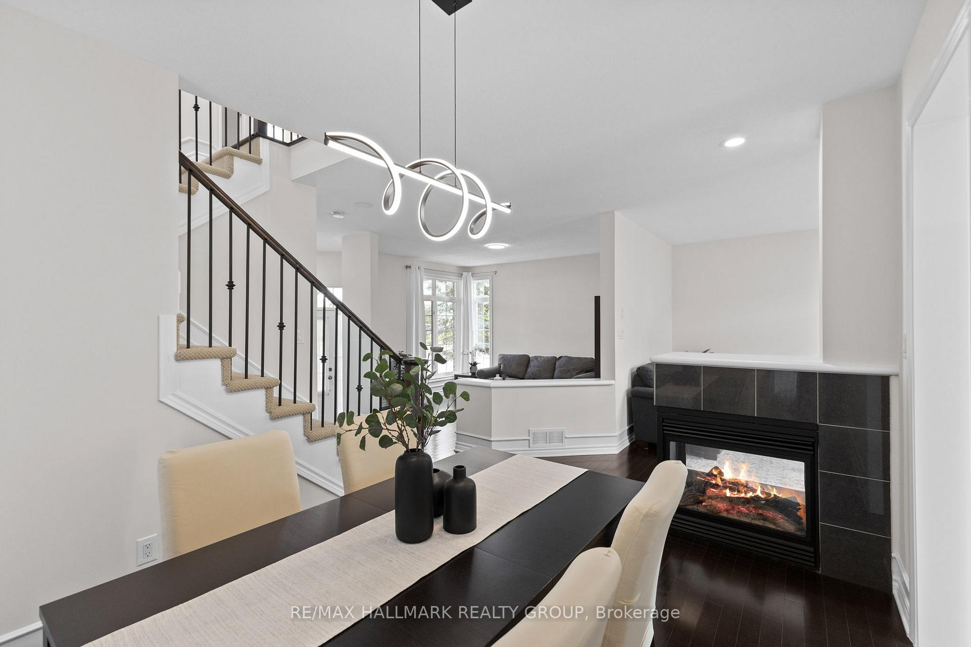 Photo 10 of 161 Bridgestone Drive, Ottawa, Kanata - Bridlewood — HOMEH