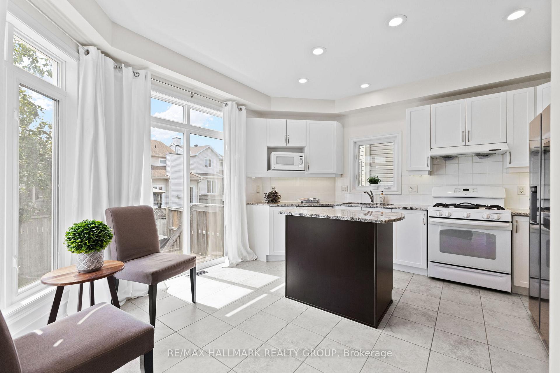 Photo 16 of 161 Bridgestone Drive, Ottawa, Kanata - Bridlewood — HOMEH