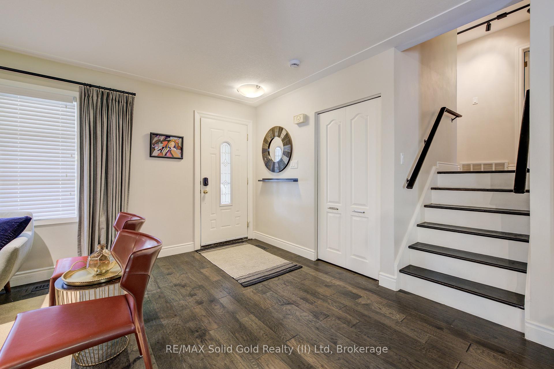 Photo 5 of 211 Village Road, Kitchener — HOMEH