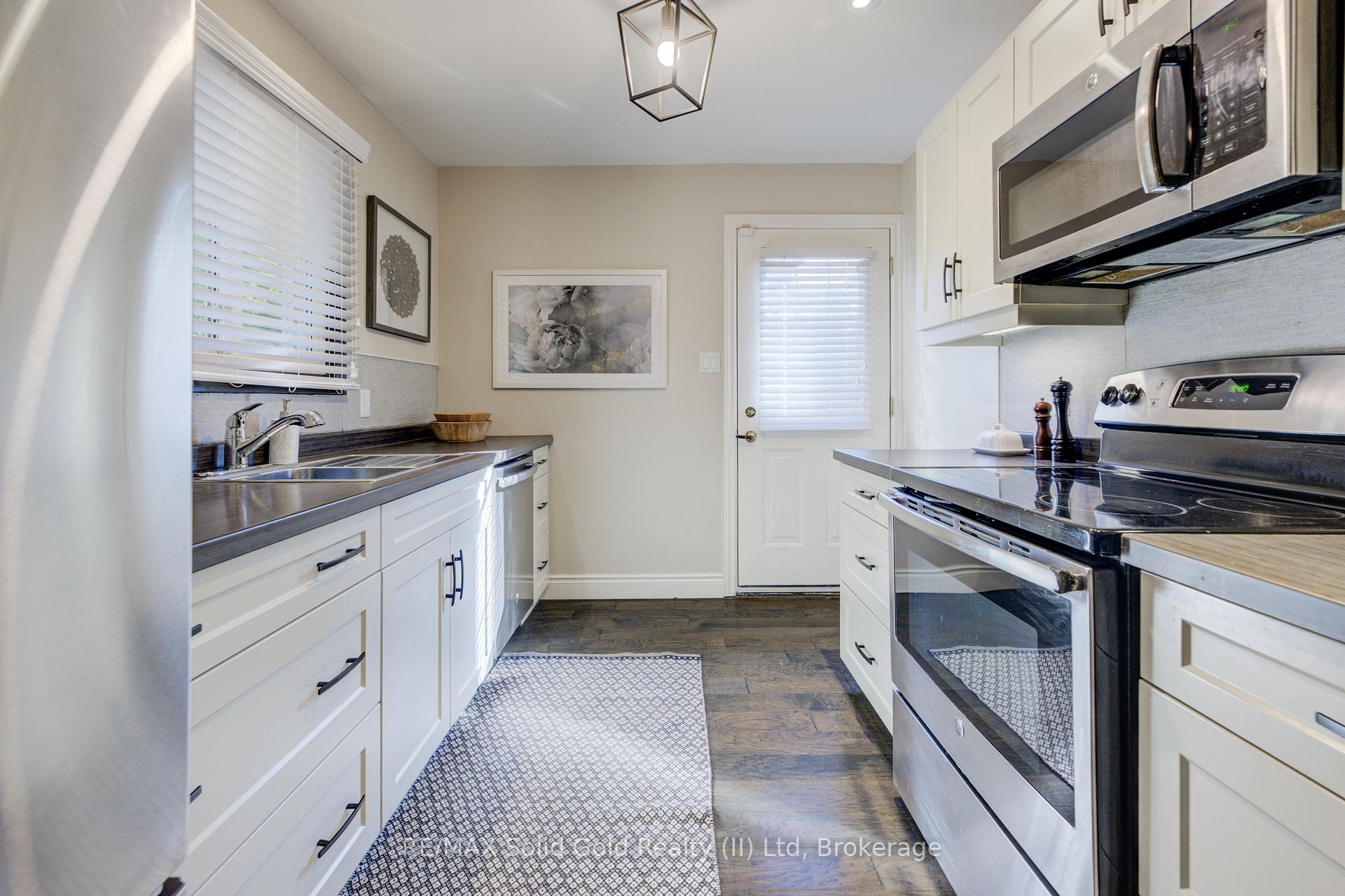 Photo 12 of 211 Village Road, Kitchener — HOMEH