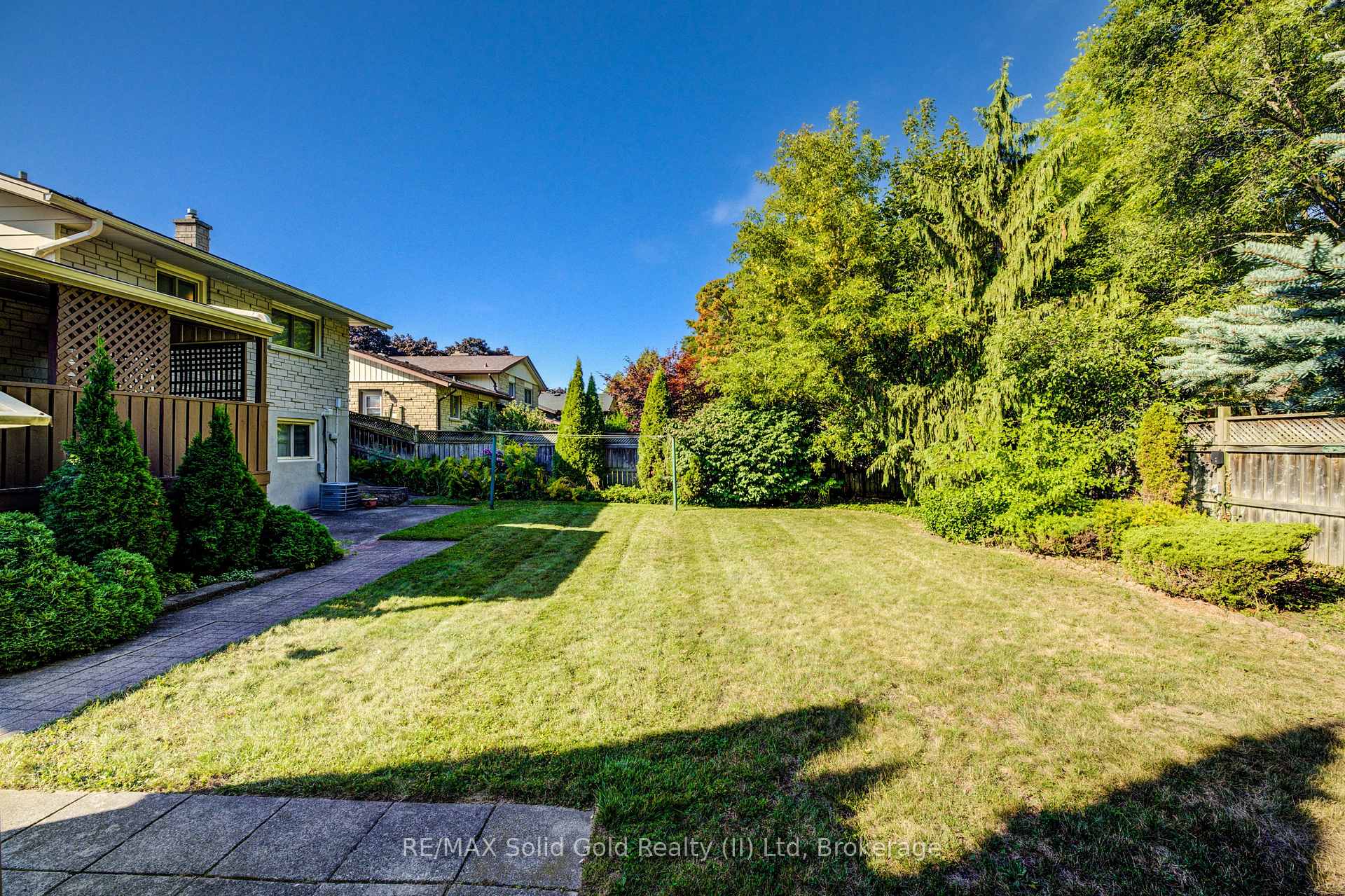 Photo 30 of 211 Village Road, Kitchener — HOMEH