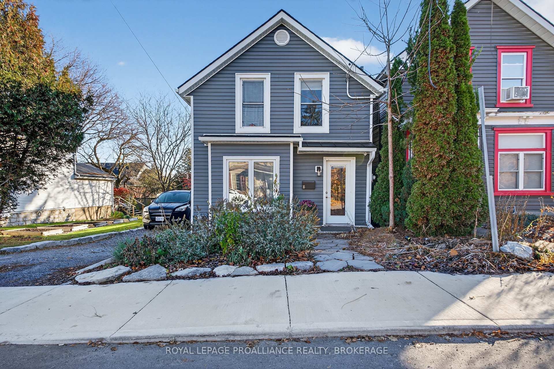 Photo 1 of 16 Pine Street, Kingston, East of Sir John A. Blvd — HOMEH