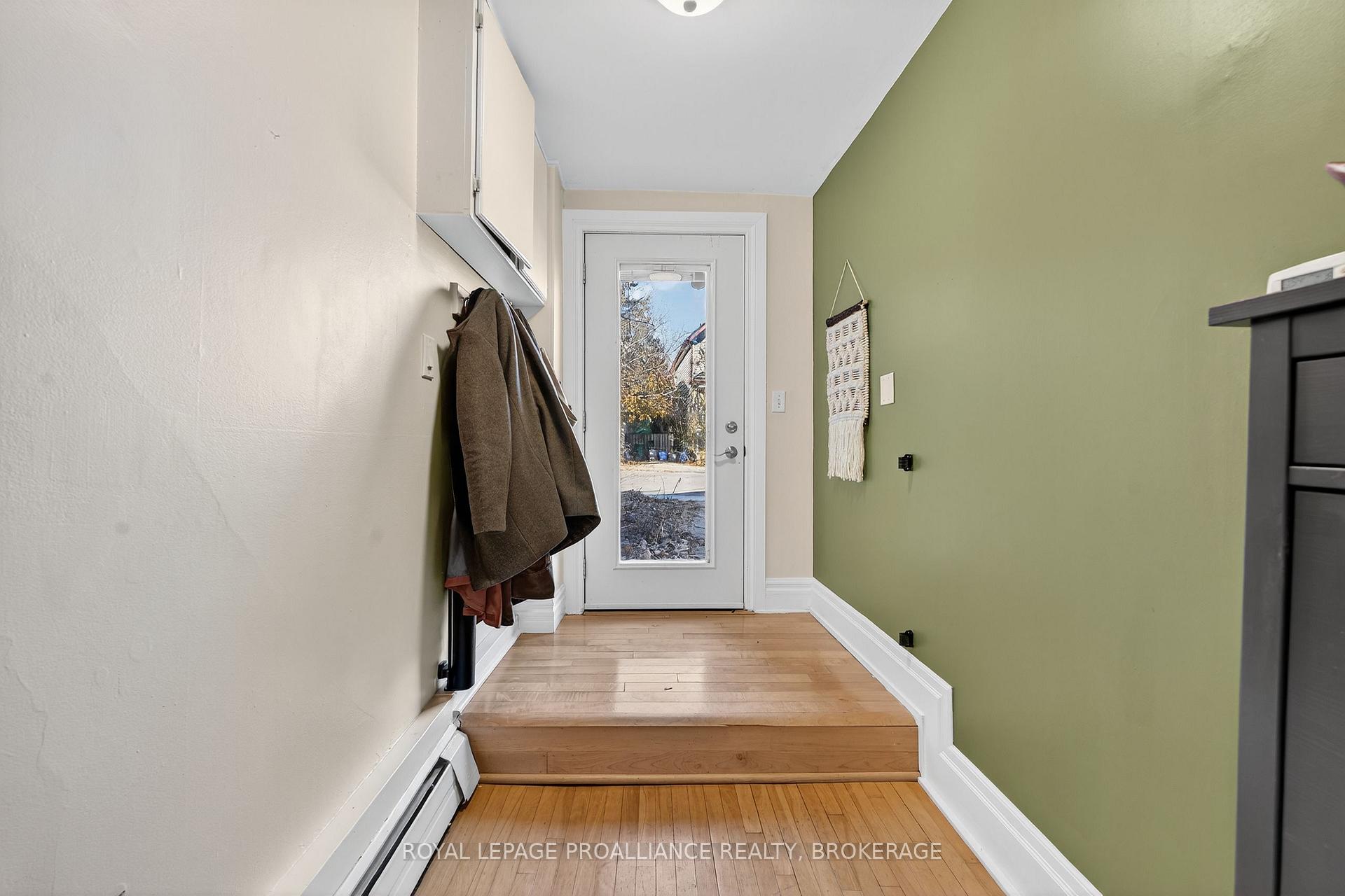 Photo 4 of 16 Pine Street, Kingston, East of Sir John A. Blvd — HOMEH