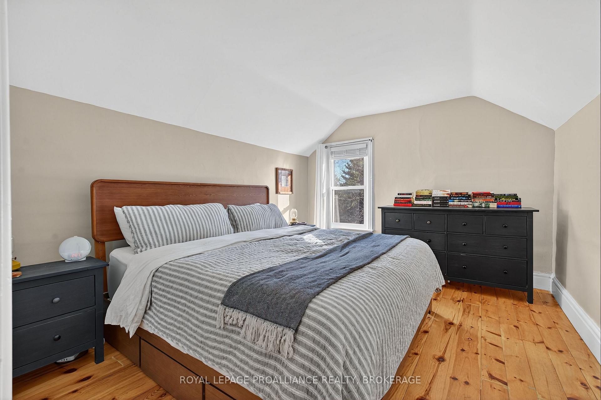 Photo 16 of 16 Pine Street, Kingston, East of Sir John A. Blvd — HOMEH