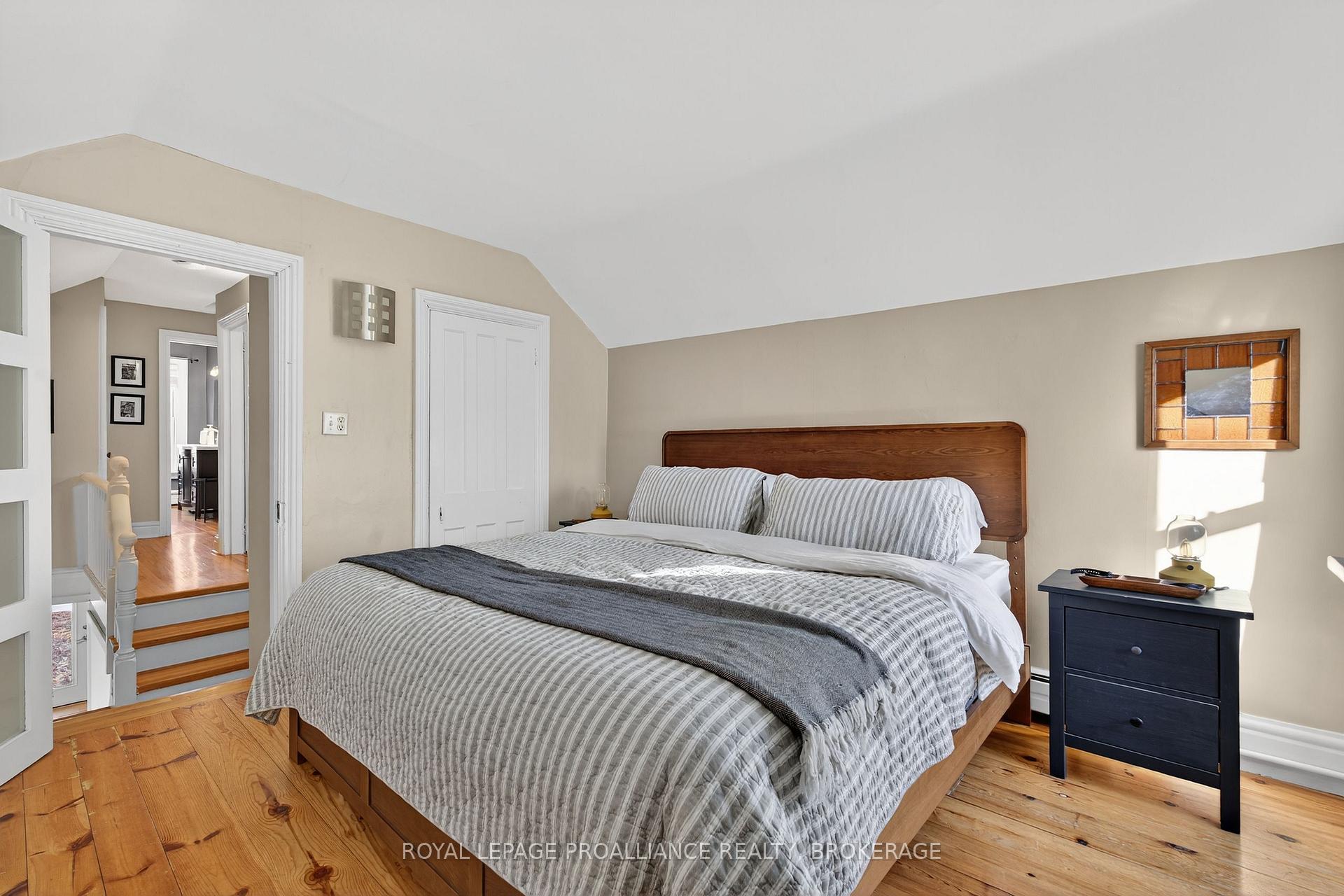 Photo 17 of 16 Pine Street, Kingston, East of Sir John A. Blvd — HOMEH
