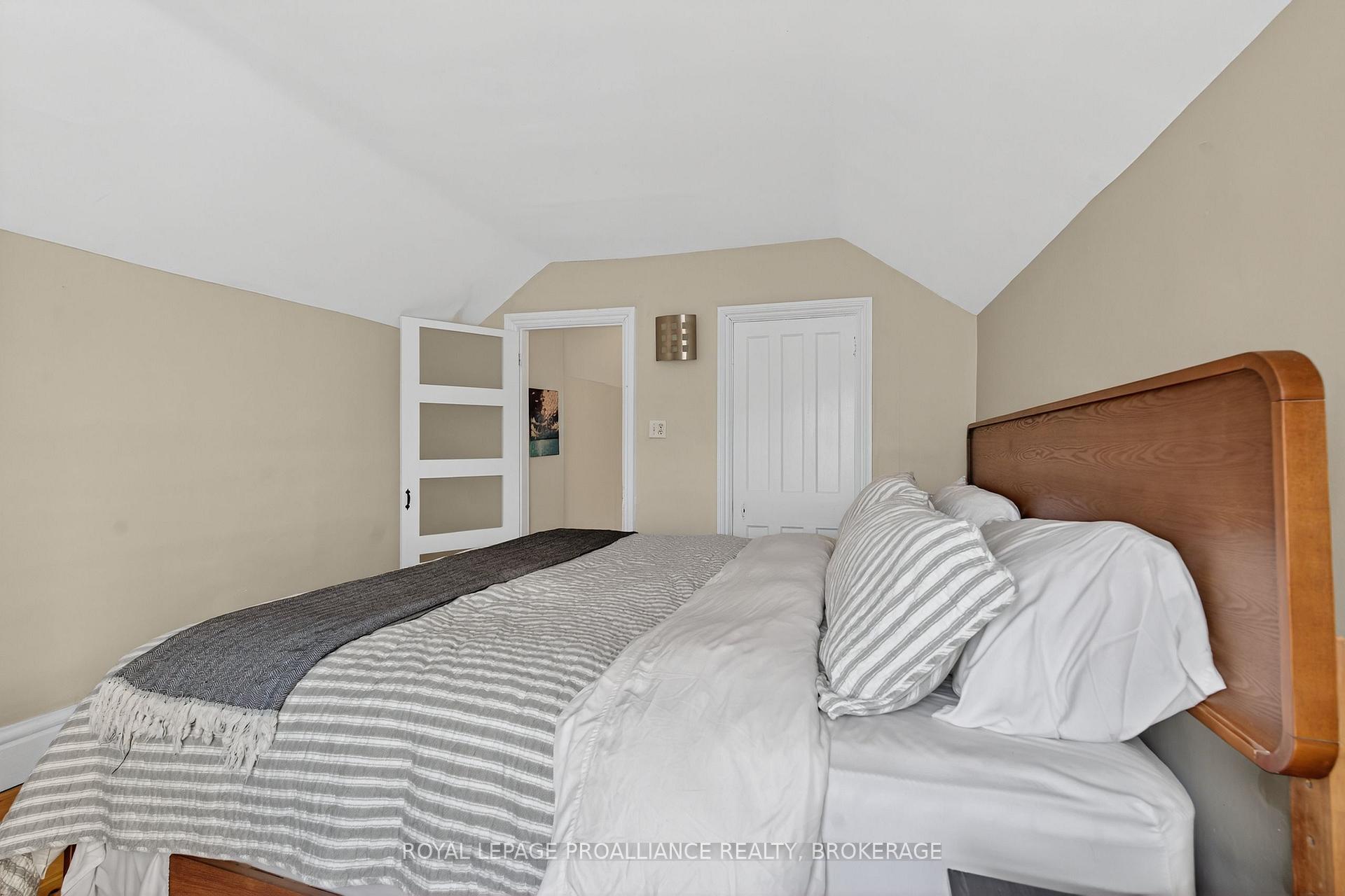 Photo 18 of 16 Pine Street, Kingston, East of Sir John A. Blvd — HOMEH