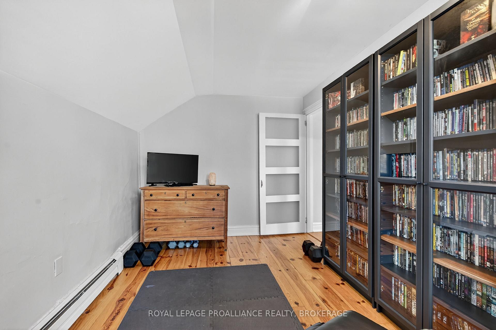 Photo 21 of 16 Pine Street, Kingston, East of Sir John A. Blvd — HOMEH