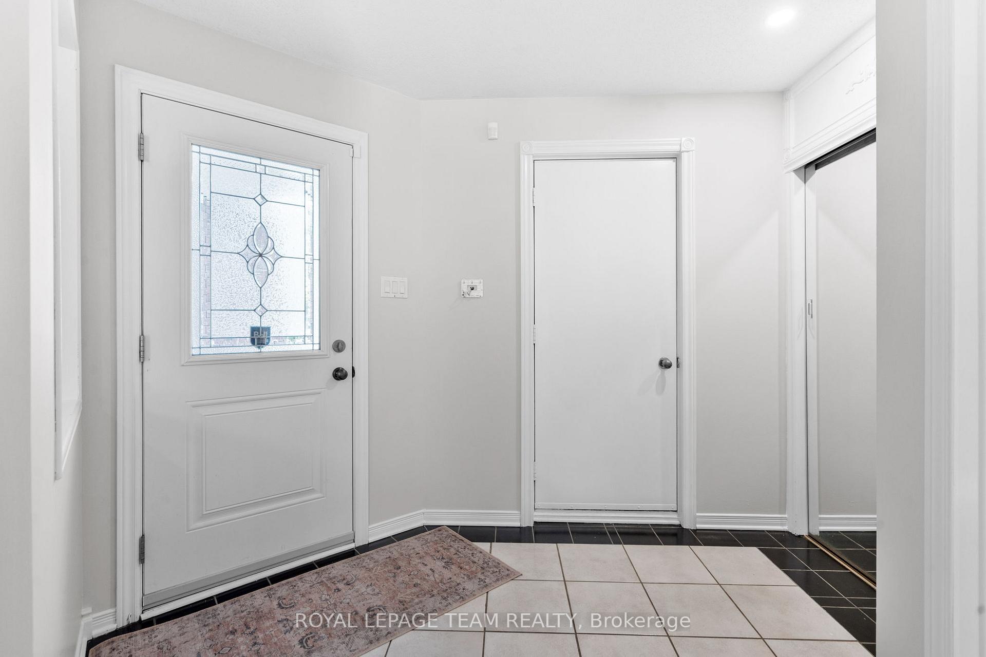 Photo 4 of 41 Peterson Place, Ottawa, Kanata - Katimavik — HOMEH