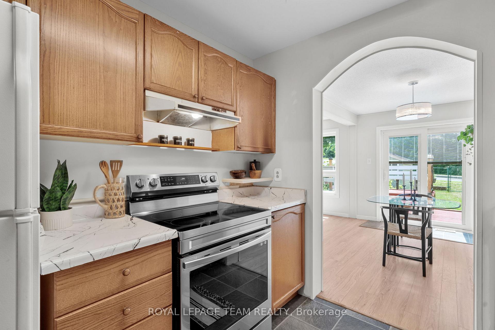 Photo 14 of 41 Peterson Place, Ottawa, Kanata - Katimavik — HOMEH