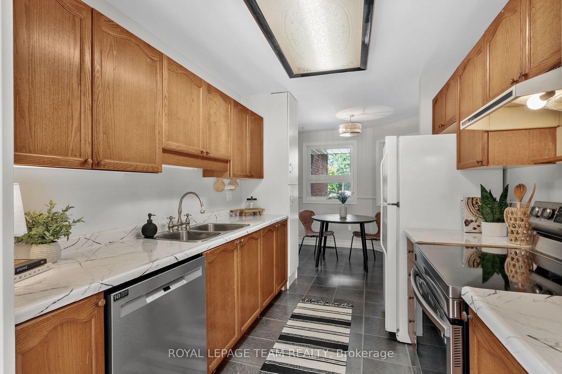 Photo 16 of 41 Peterson Place, Ottawa, Kanata - Katimavik — HOMEH