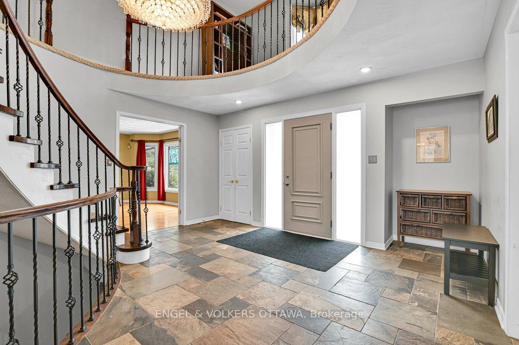 Photo 4 of 1106 Bravar Drive, Ottawa, Manotick Long Island & Nicholls Island — HOMEH