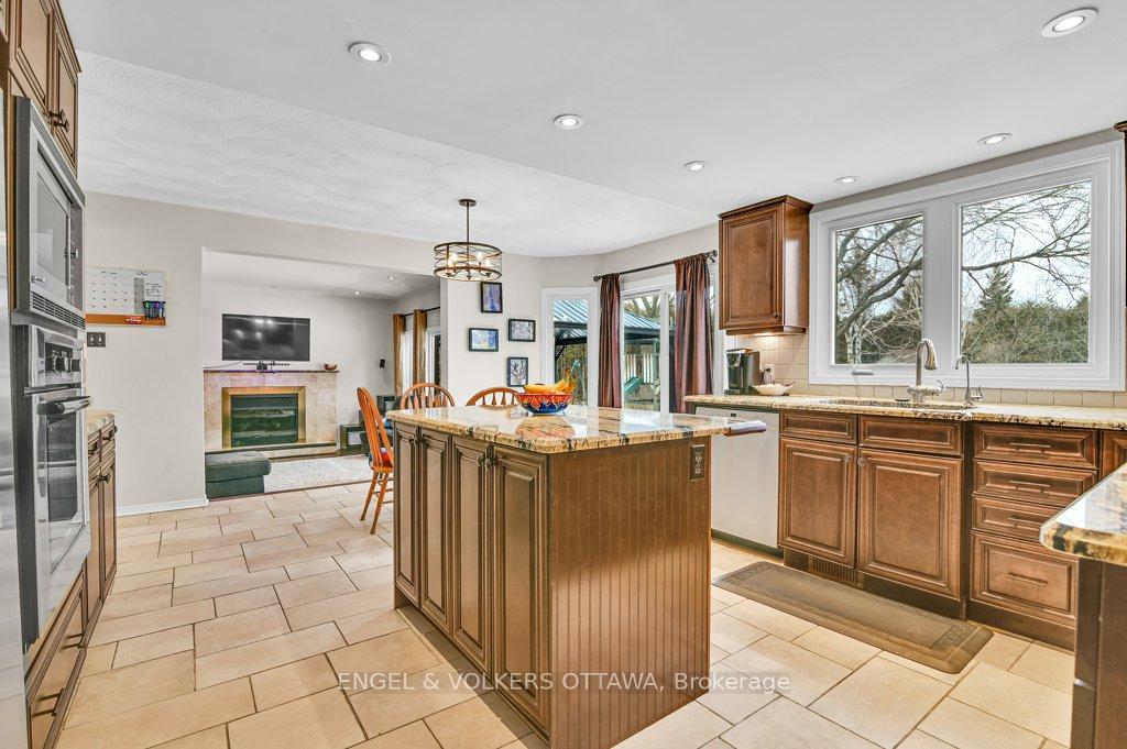 Photo 10 of 1106 Bravar Drive, Ottawa, Manotick Long Island & Nicholls Island — HOMEH
