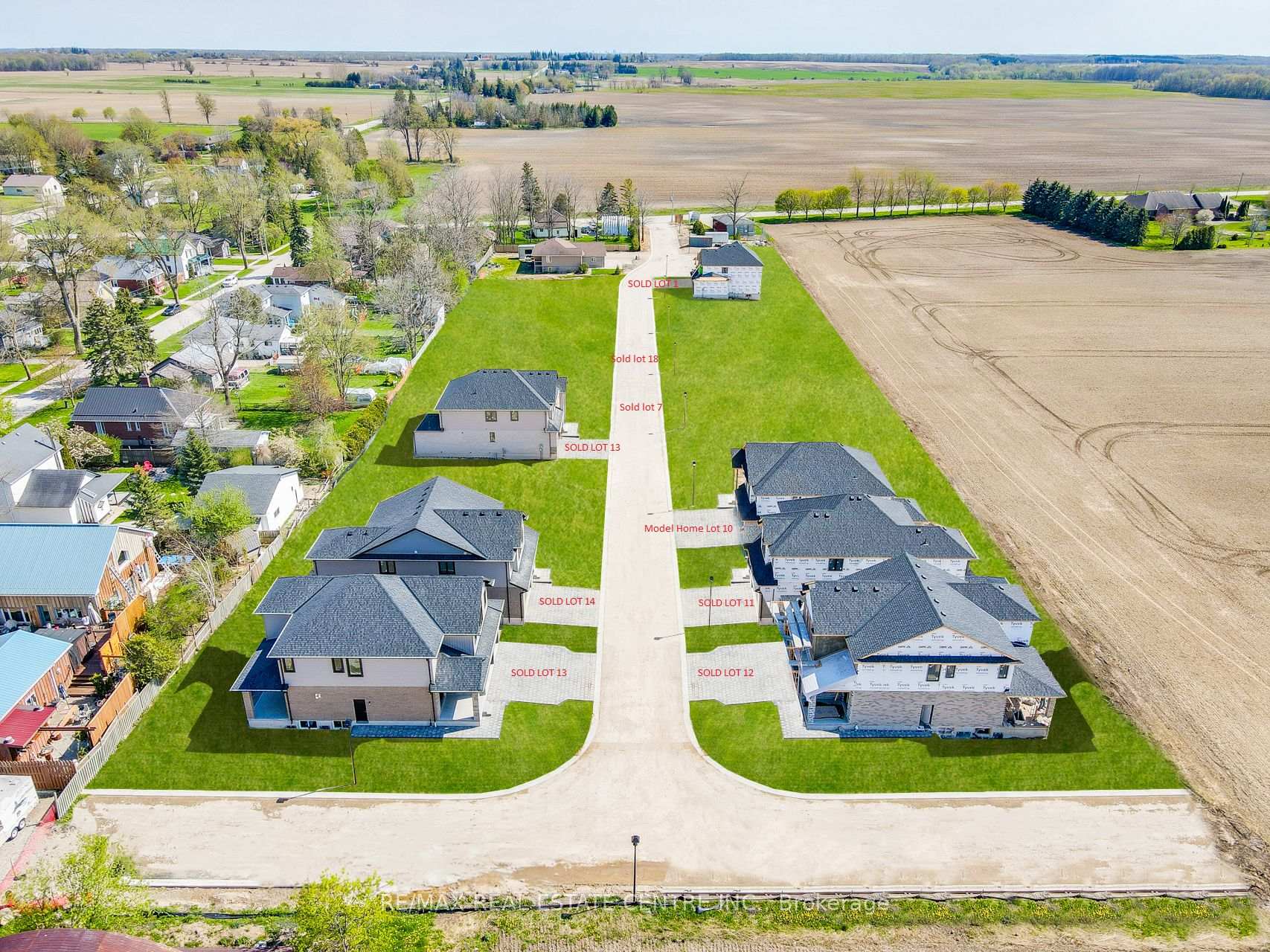 Photo 4 of Unit 4, 7966 Fallon Drive, Lucan Biddulph, Granton — HOMEH