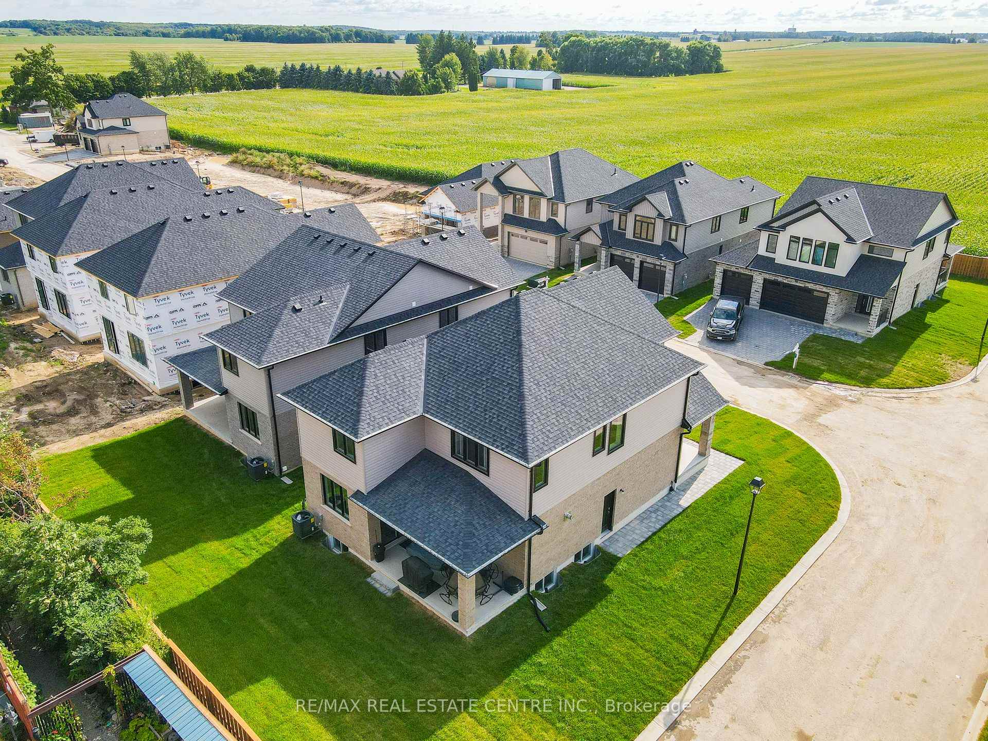 Photo 7 of Unit 4, 7966 Fallon Drive, Lucan Biddulph, Granton — HOMEH