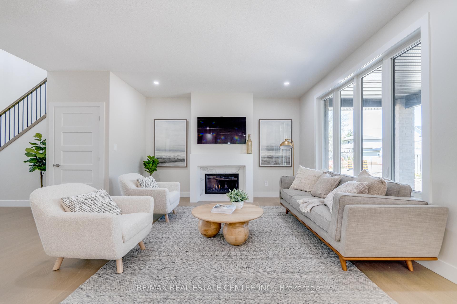 Photo 12 of Unit 4, 7966 Fallon Drive, Lucan Biddulph, Granton — HOMEH