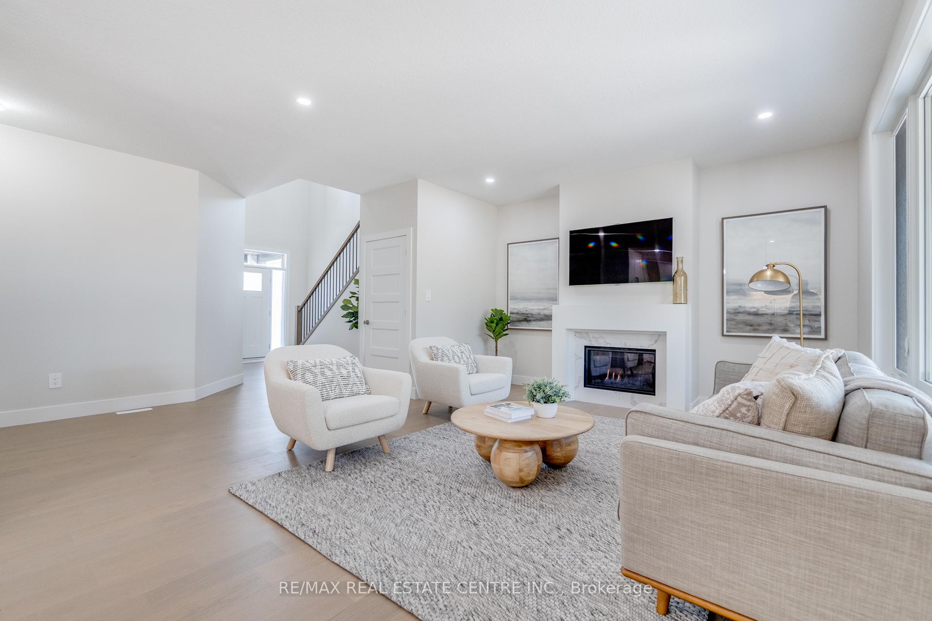 Photo 13 of Unit 4, 7966 Fallon Drive, Lucan Biddulph, Granton — HOMEH