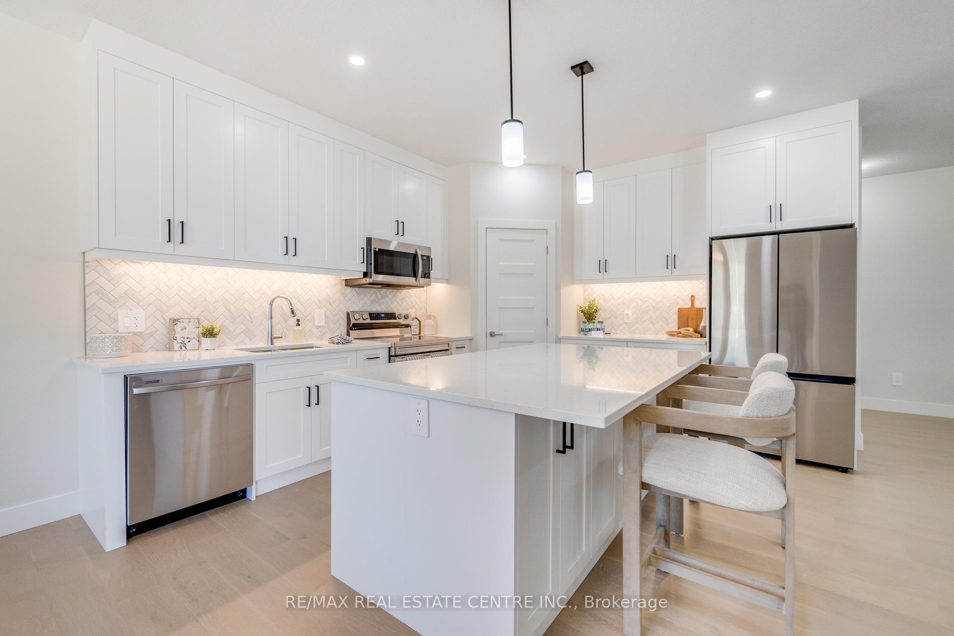 Photo 17 of Unit 4, 7966 Fallon Drive, Lucan Biddulph, Granton — HOMEH