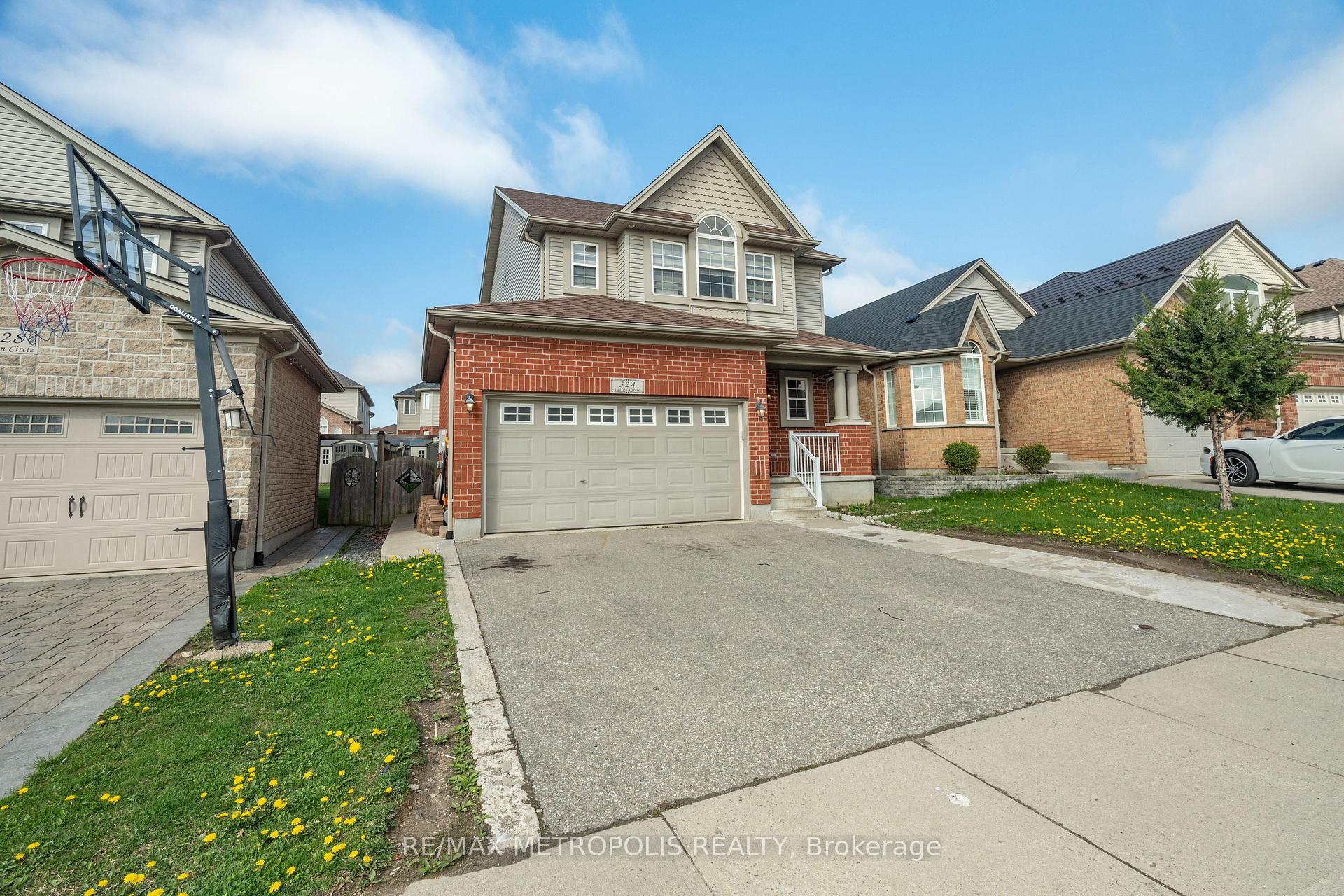 Photo 2 of 324 Colton Circle, Kitchener — HOMEH