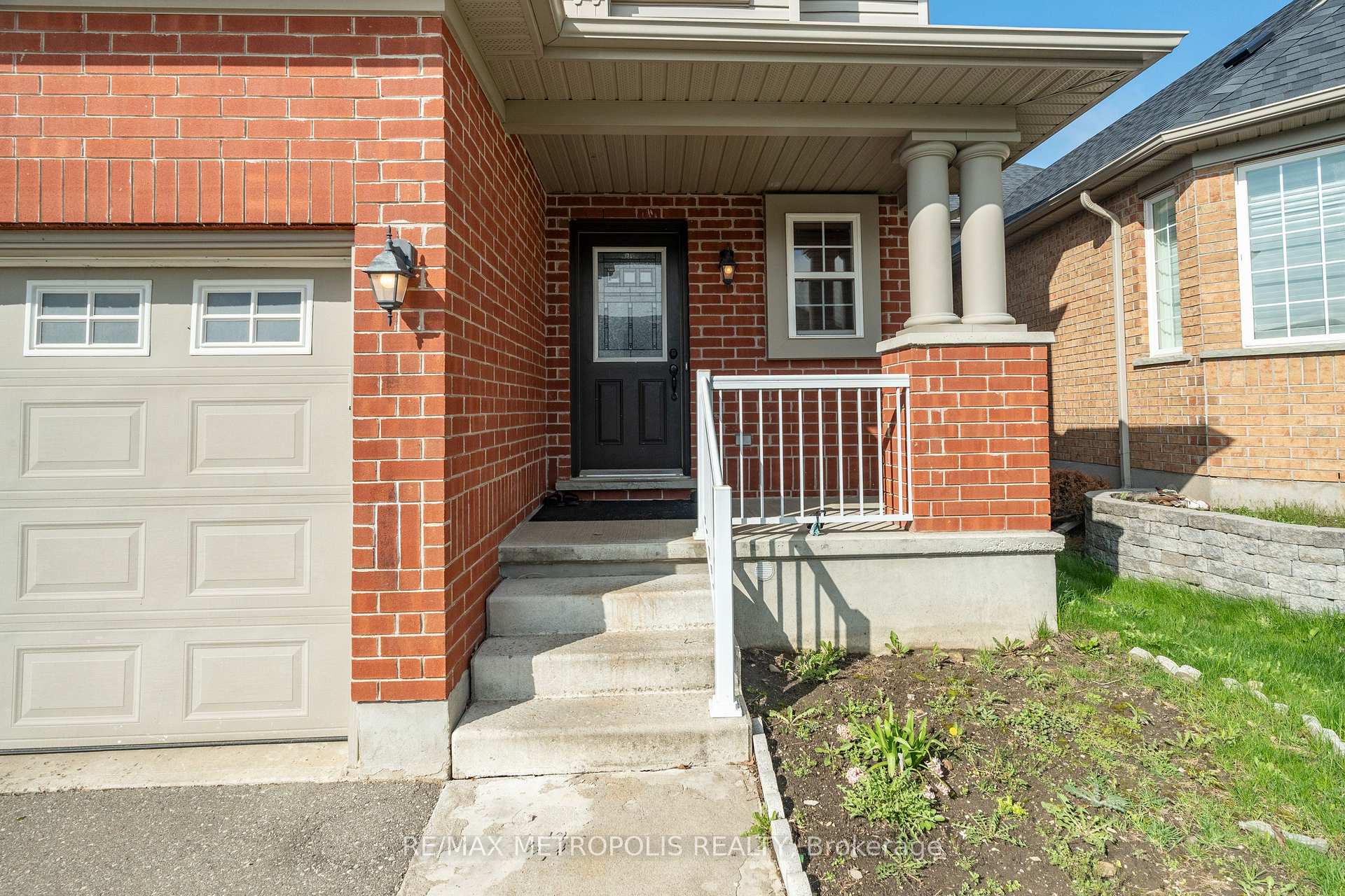 Photo 4 of 324 Colton Circle, Kitchener — HOMEH