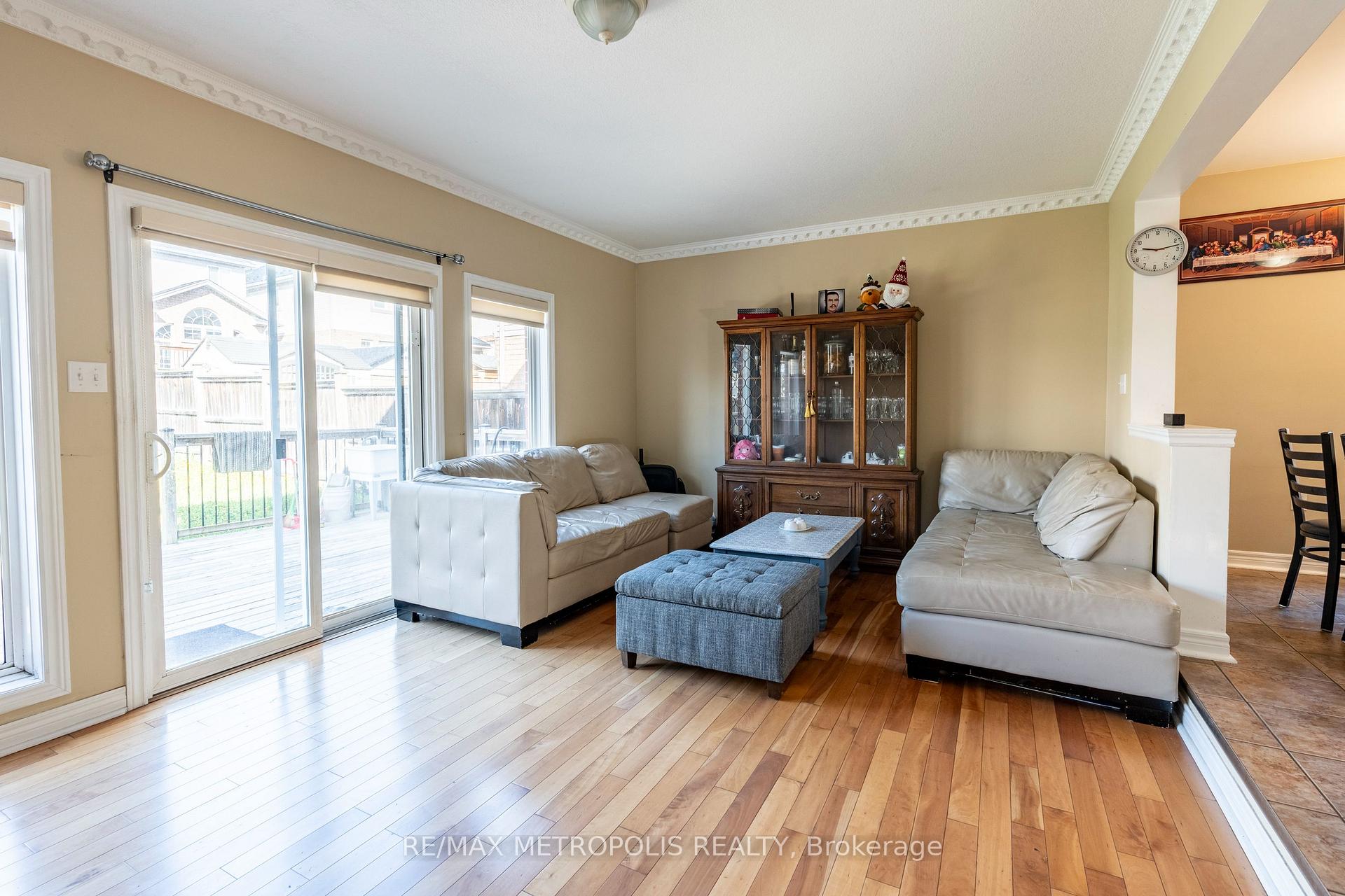 Photo 14 of 324 Colton Circle, Kitchener — HOMEH