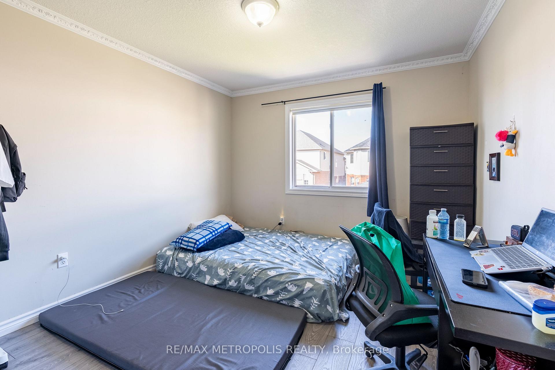 Photo 23 of 324 Colton Circle, Kitchener — HOMEH