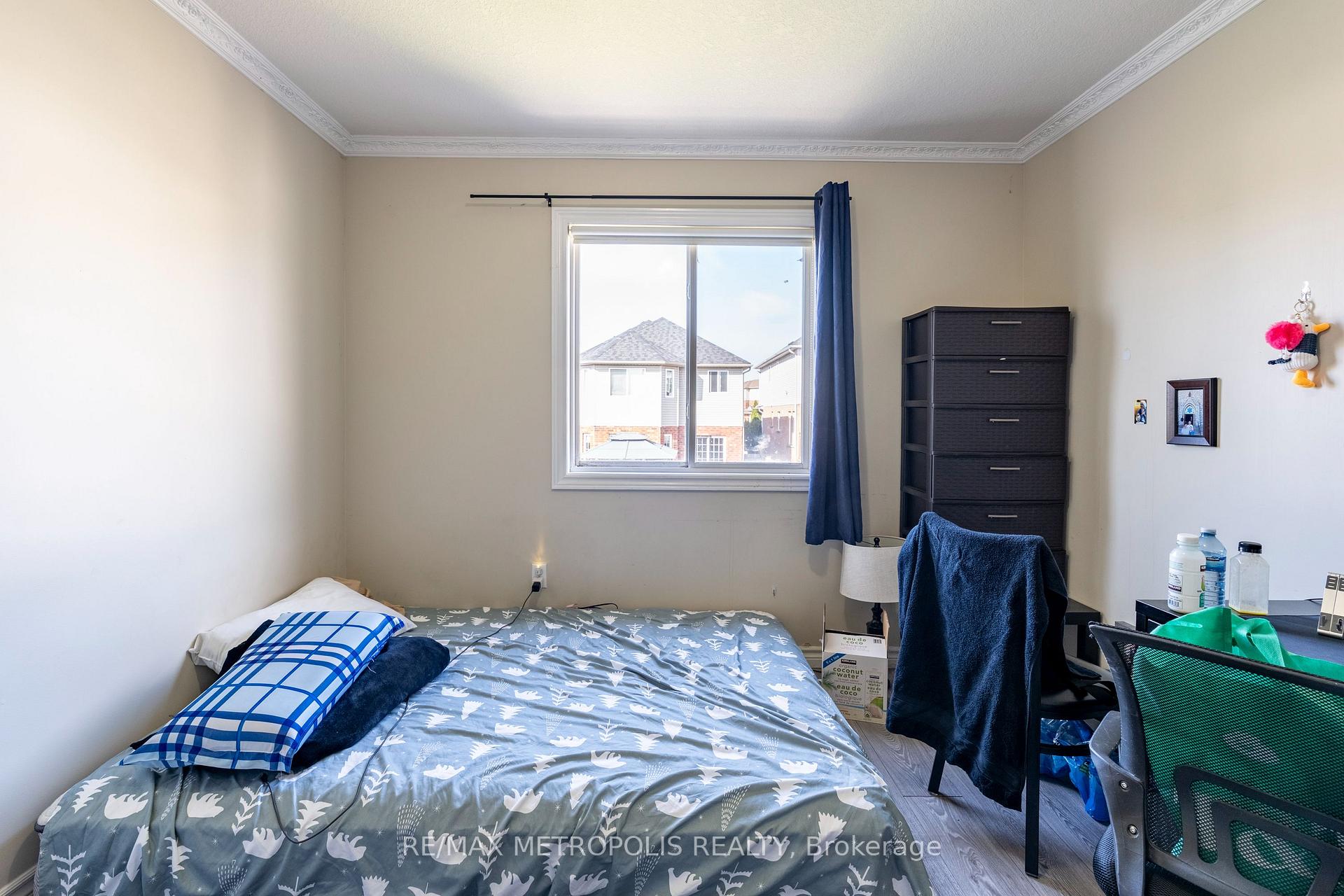Photo 24 of 324 Colton Circle, Kitchener — HOMEH