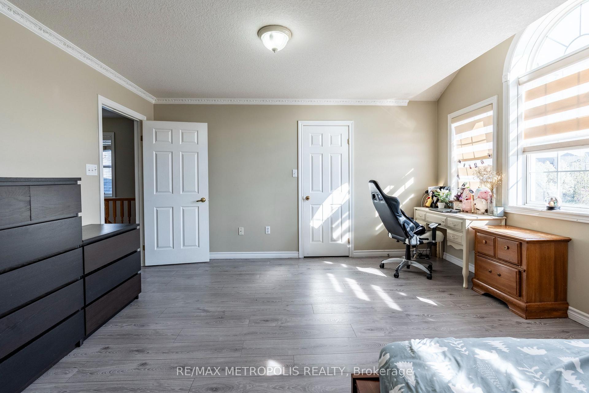 Photo 29 of 324 Colton Circle, Kitchener — HOMEH