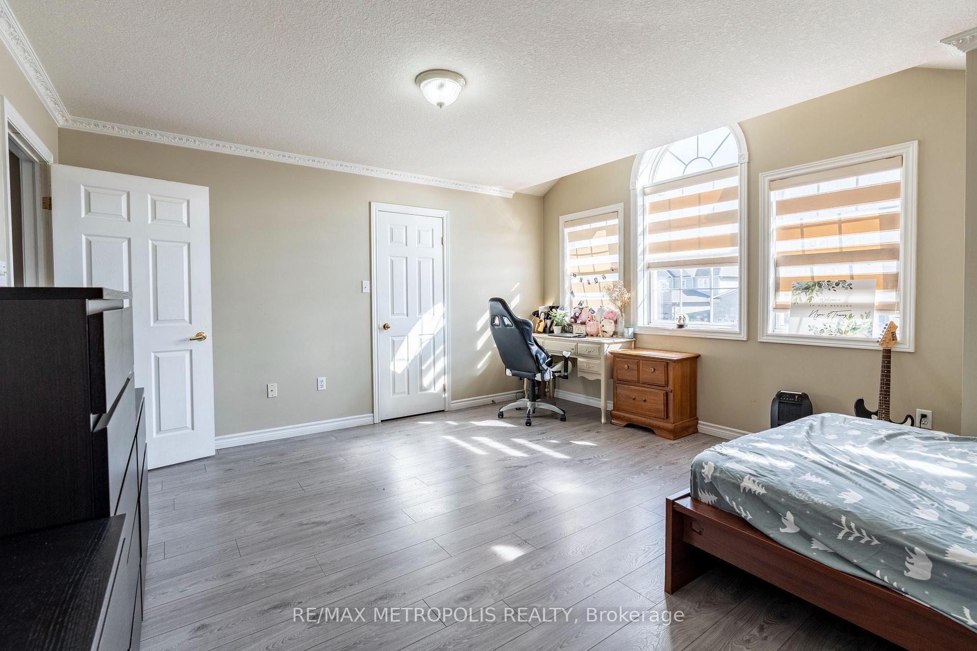 Photo 30 of 324 Colton Circle, Kitchener — HOMEH