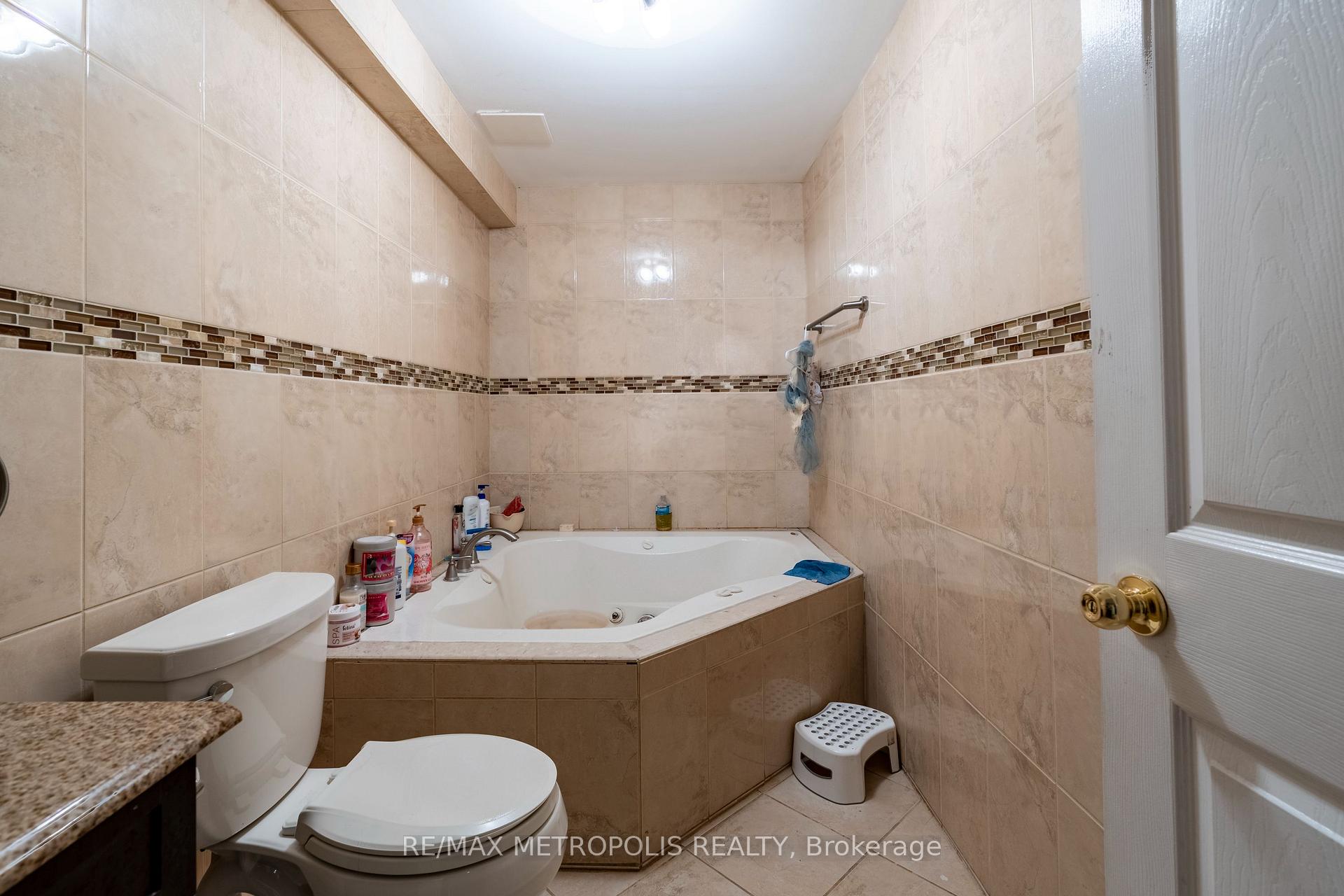 Photo 32 of 324 Colton Circle, Kitchener — HOMEH