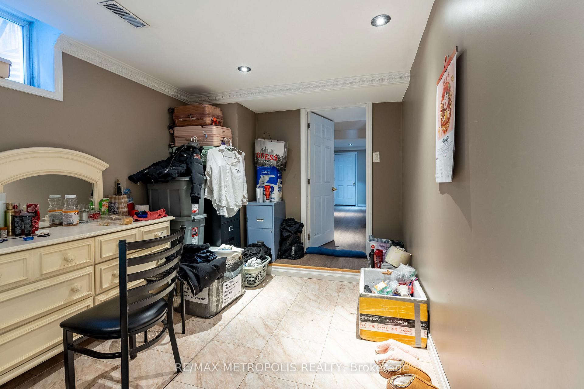 Photo 37 of 324 Colton Circle, Kitchener — HOMEH