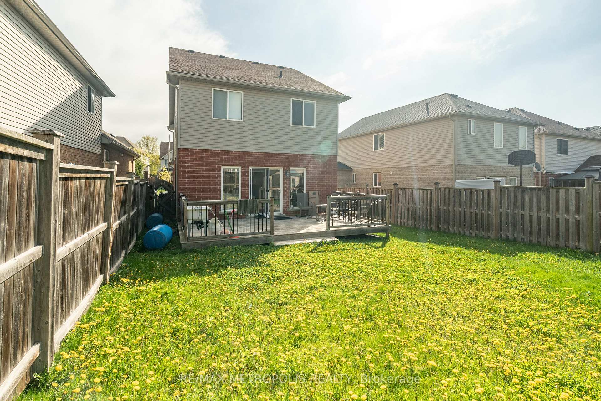 Photo 43 of 324 Colton Circle, Kitchener — HOMEH