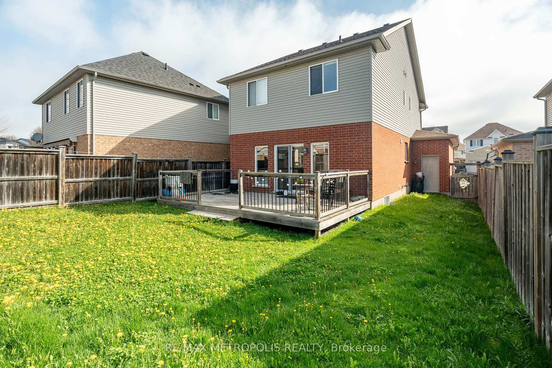 Photo 45 of 324 Colton Circle, Kitchener — HOMEH