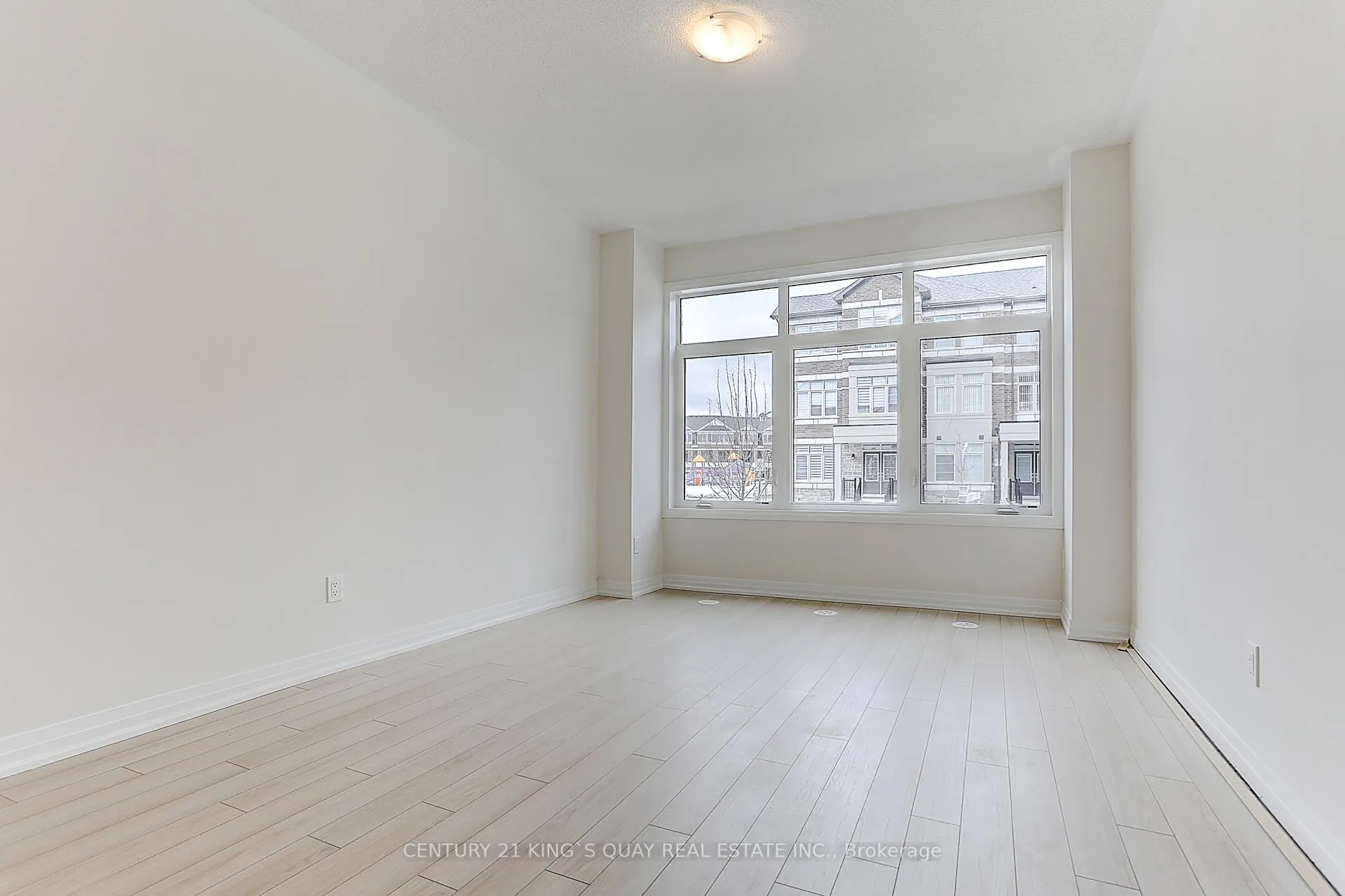 Photo 5 of 27 Floyd Ford Way, Markham, Box Grove — HOMEH