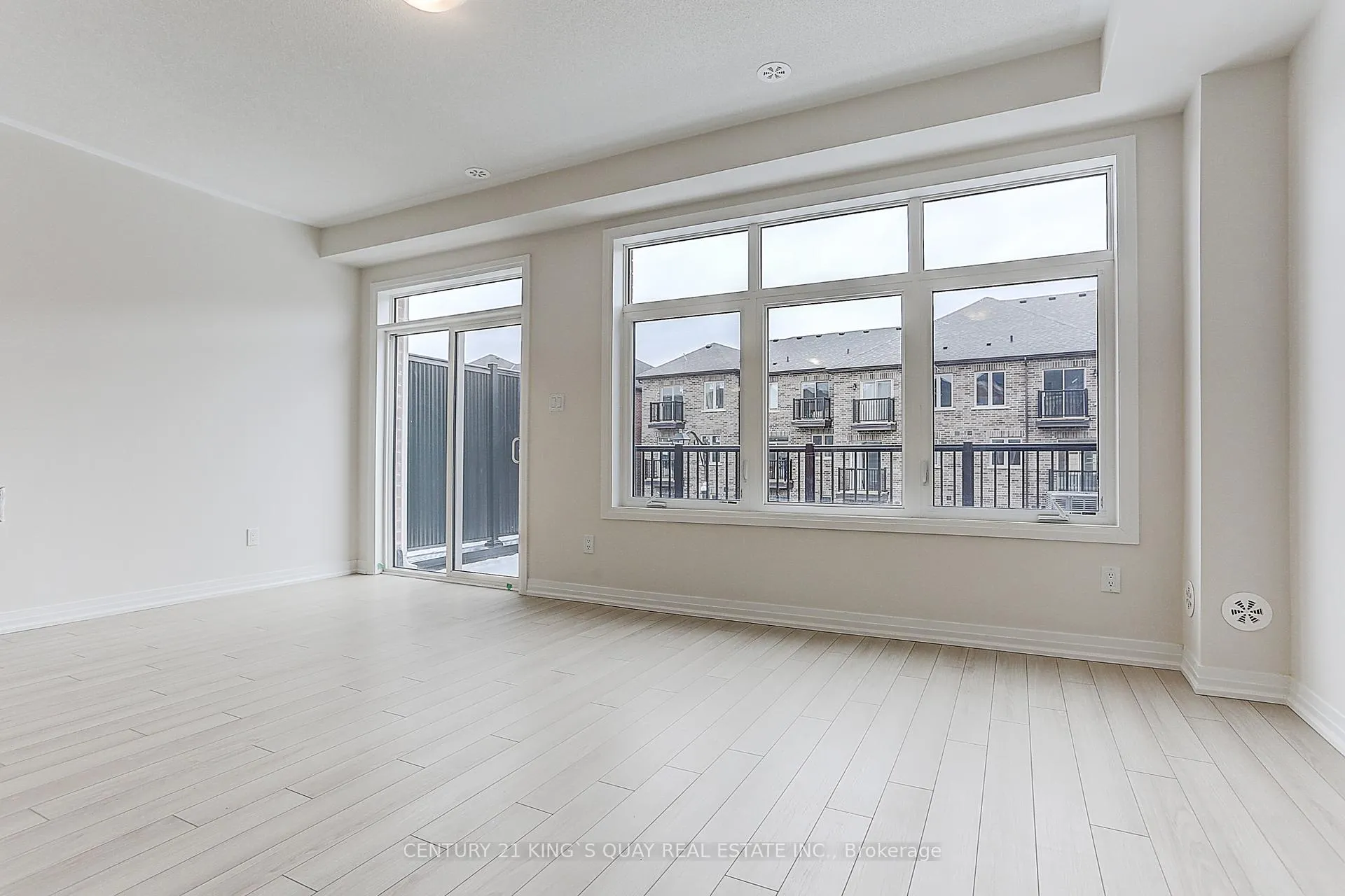 Photo 12 of 27 Floyd Ford Way, Markham, Box Grove — HOMEH