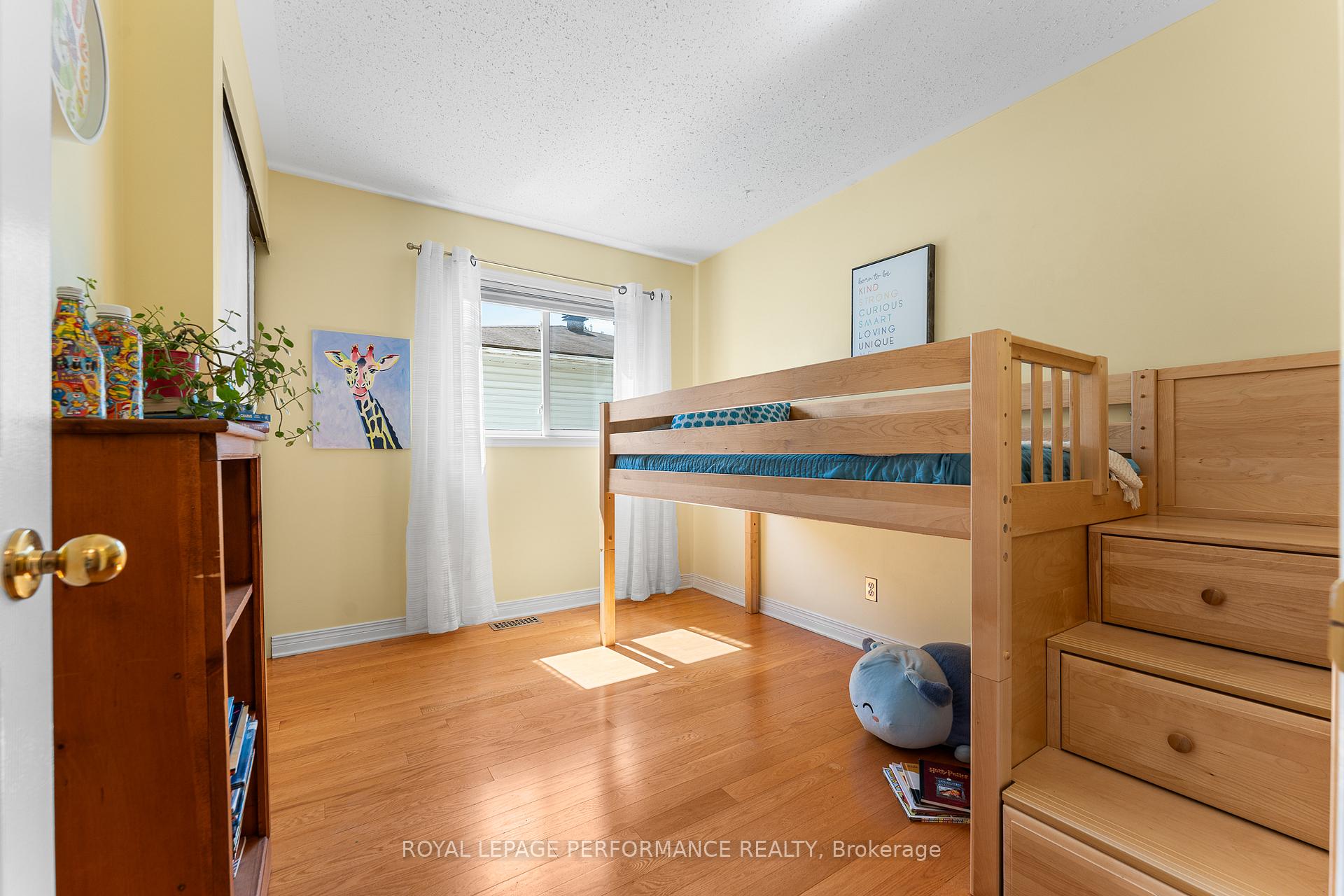 Photo 25 of 102 Shearer Crescent, Ottawa, Kanata - Katimavik — HOMEH