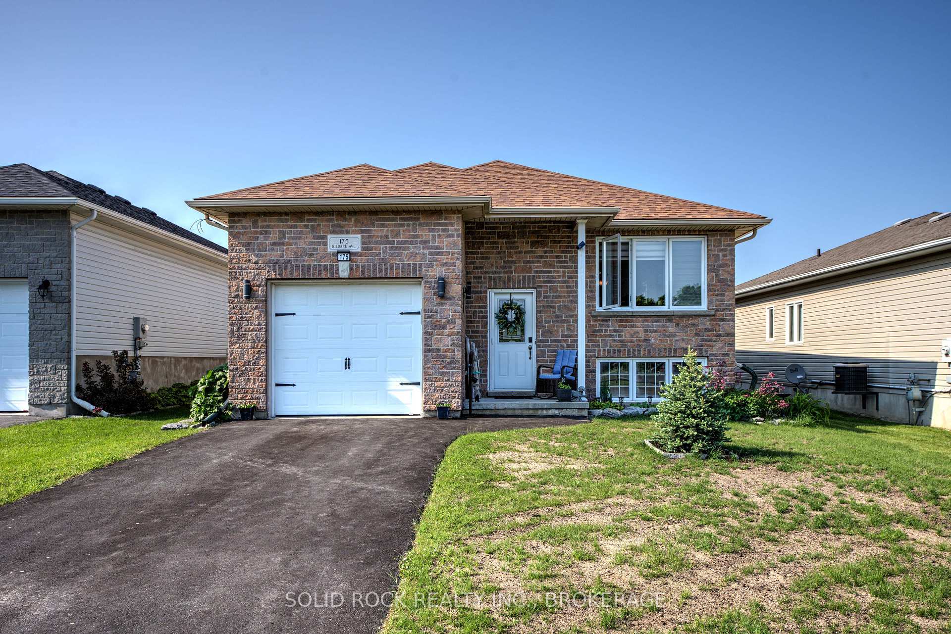Photo 1 of 175 Kildare Avenue, Loyalist, Amherstview — HOMEH