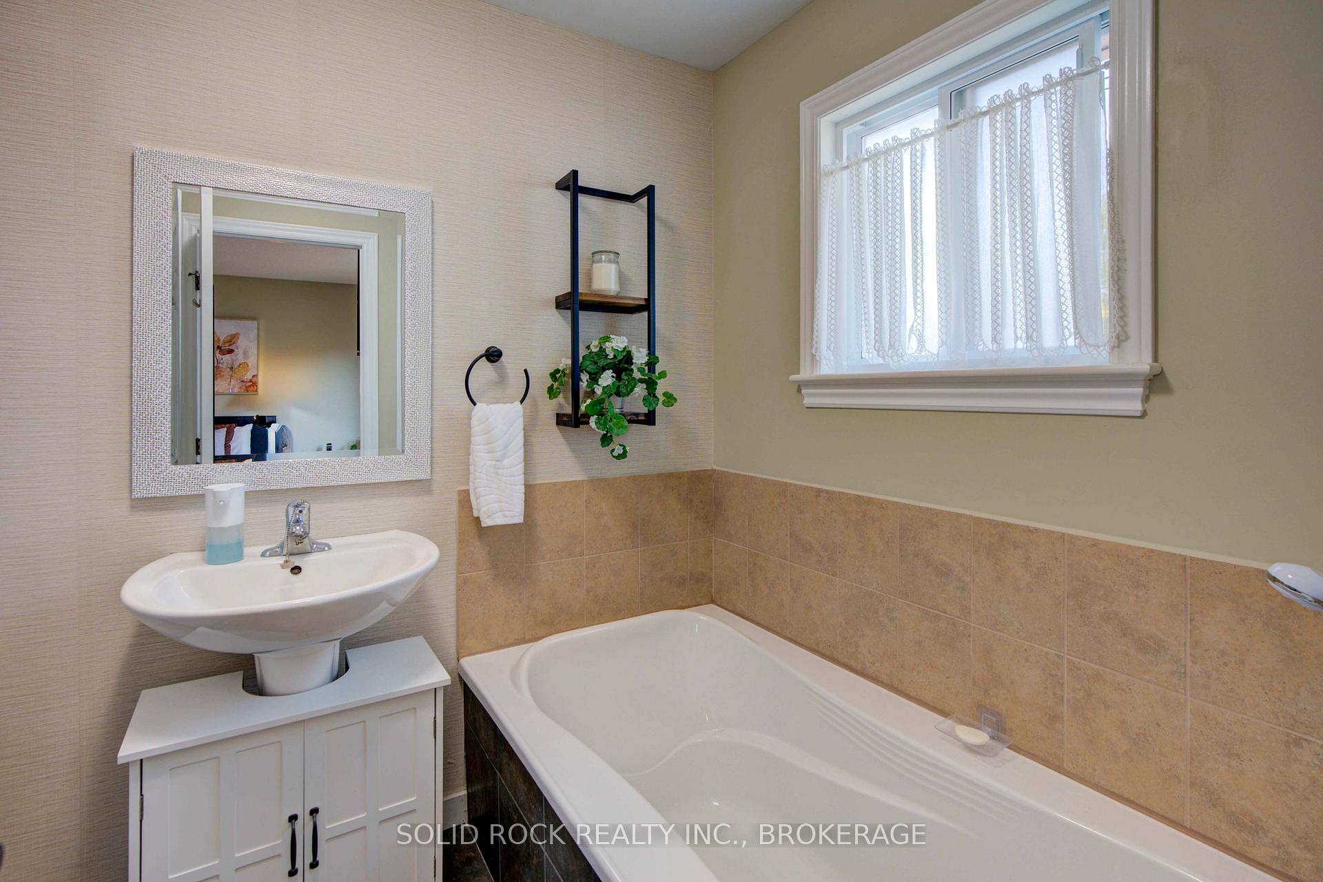 Photo 16 of 175 Kildare Avenue, Loyalist, Amherstview — HOMEH