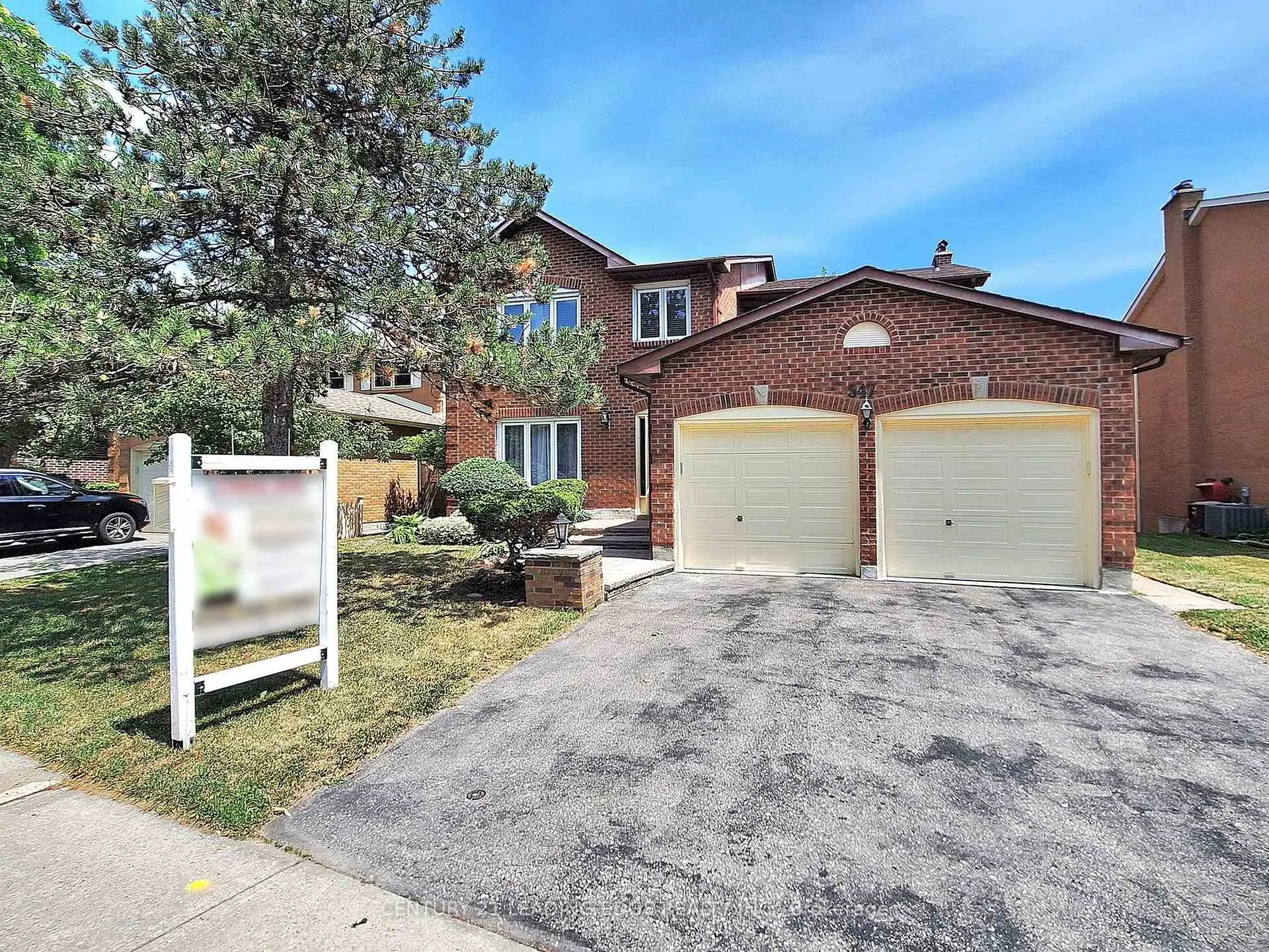 Photo 1 of 547 Village Parkway, Markham, Unionville — HOMEH