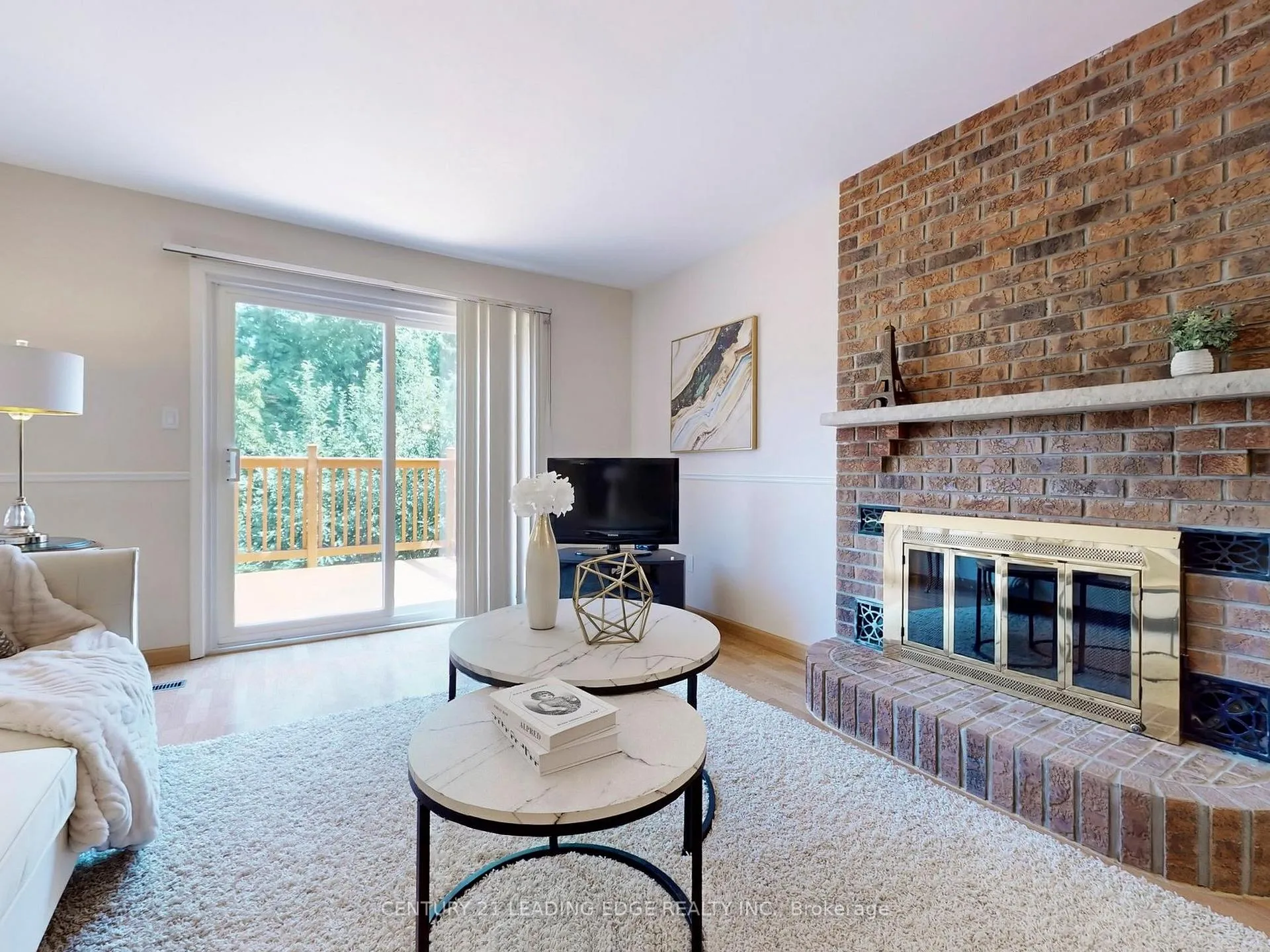 Photo 2 of 547 Village Parkway, Markham, Unionville — HOMEH
