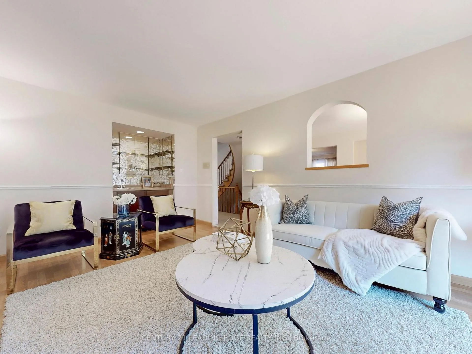 Photo 4 of 547 Village Parkway, Markham, Unionville — HOMEH